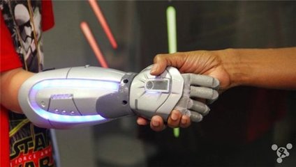 動漫夢想的延伸 國外開發者用3D打印技術打造炫酷動漫假肢，撫慰受傷心靈